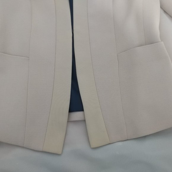 Cream Buttonless H&M Jacket - Picture 4 of 13